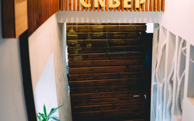 Square Hostel & Cafe