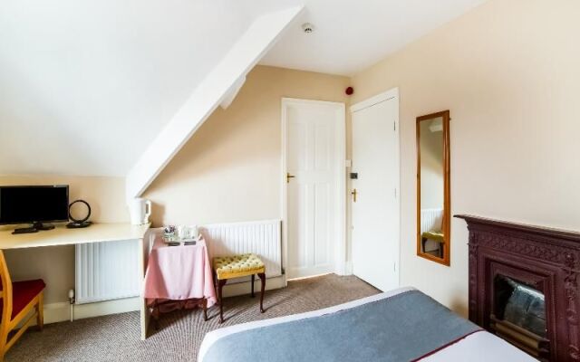 The Briary Hotel - Guest House