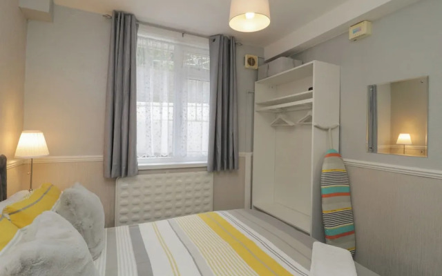 Flat 2, Big Tree Holiday Flats