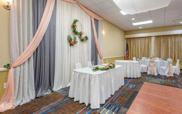 Quality Inn & Suites Vestal Binghamton