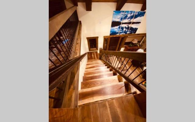 Yellowstone Crossing Lodge