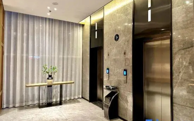 H Hotel (Wanda Plaza Chifeng University Store)