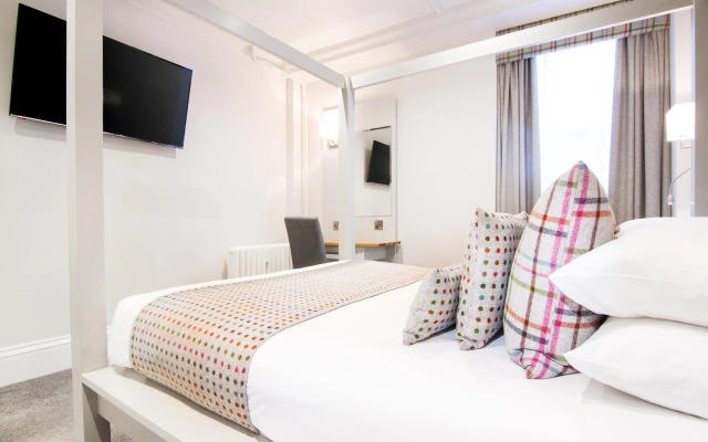 White Hart Hotel & Apartments