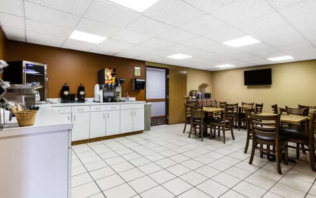 Econo Lodge Inn & Suites Dickson