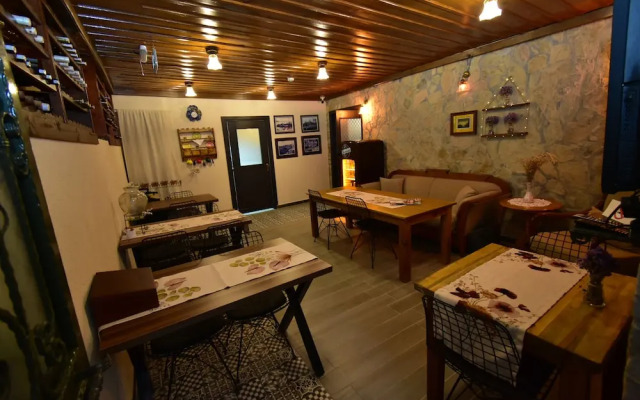 Olivia 1845 Guest House