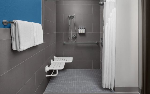 Holiday Inn Express And Suites Midland