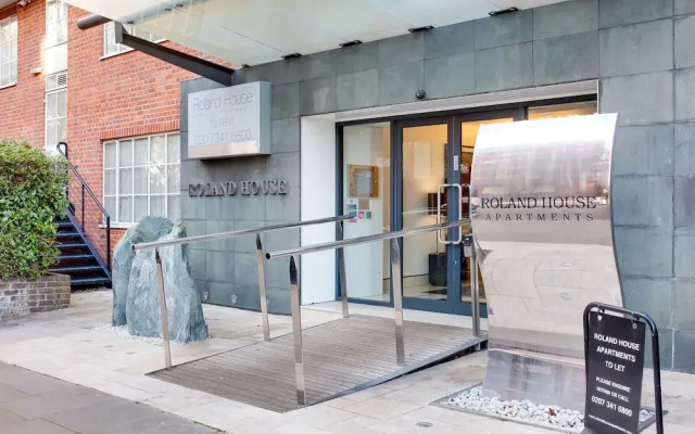 Pleasant Apartment In London Near Ismaili Center