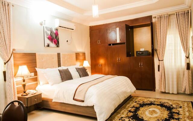 Inti's Royal Suite