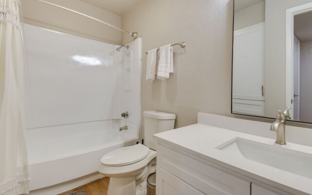 Near Stadiums: Grand Prairie Apt w/ Pool Access