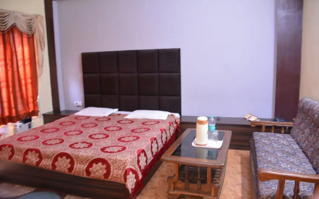 Mansarovar Hotel & Banquets
