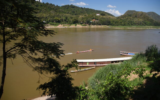 Lankham Riverside Hotel