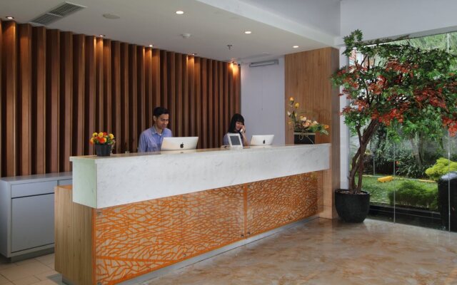 MaxOne Hotels at Pemuda