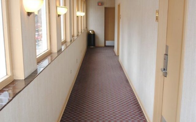 Howard Johnson Inn Downtown Chicago