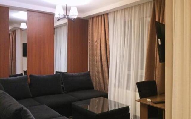 Alexandra Apartments Industrial Bridge