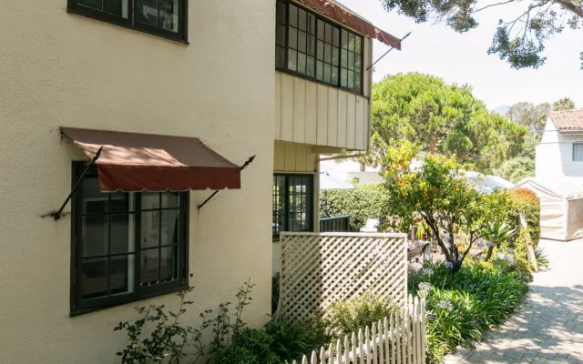 Old Yacht Club Inn Vacation Rentals