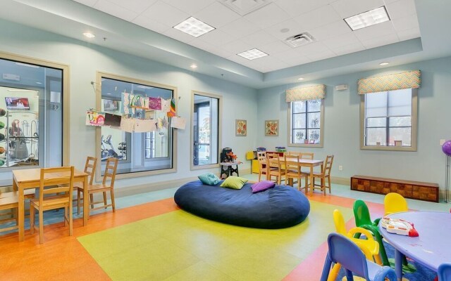 Marvelous 4 Bedroom w/ Screened Pool Close to Disney 1569