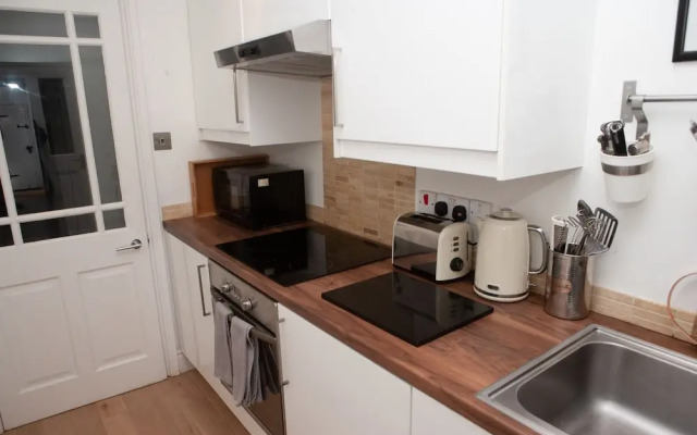 Prime Clifton Location - R&R Guesthouse 1