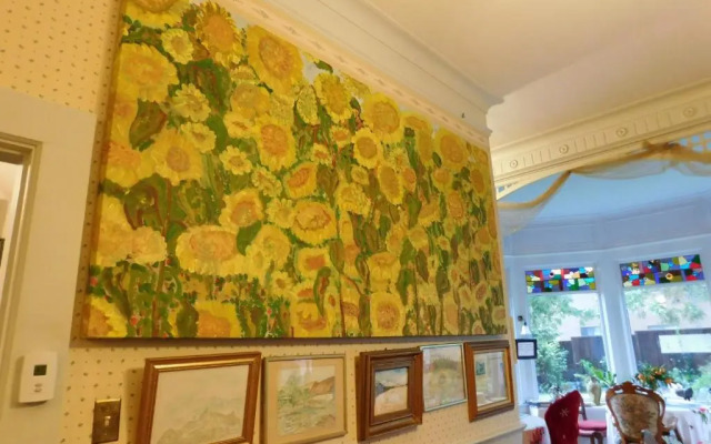 Cliff Crest Bed & Breakfast