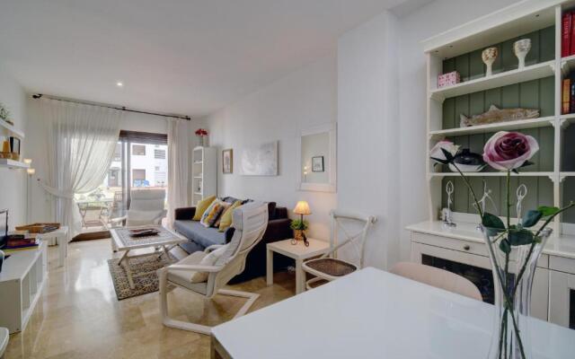 Apartamento 409 marina Real Puerto de la Duquesa playa
