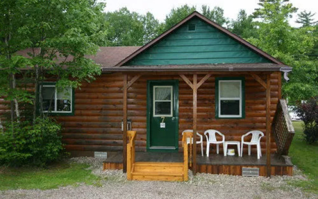 Spectacle Lake Lodge