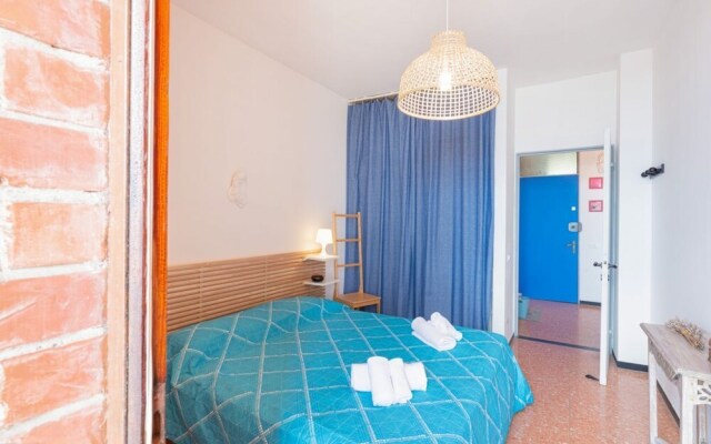 Deiva Marina Sea View Flat with Garage