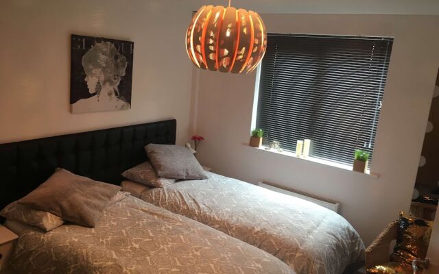 Cardiff Central Apartment