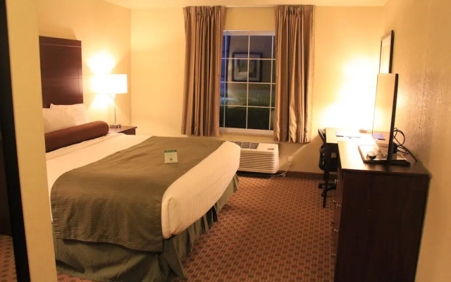 Castle Rock Inn & Suites