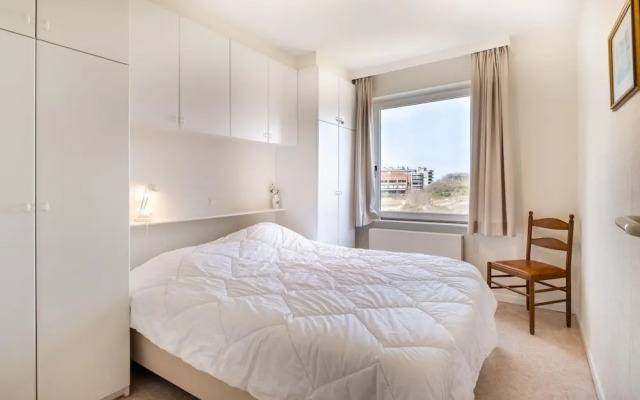 Hawthorn 2-1 Centrally Located and Near the Beach