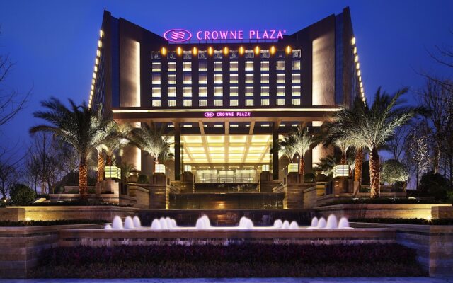 Crowne Plaza West