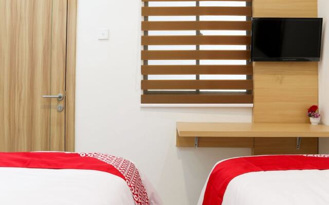 Monalisa Residence And Cafe by OYO Rooms