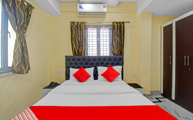 OYO Flagship 80558 Nirwana Gust House Newtown