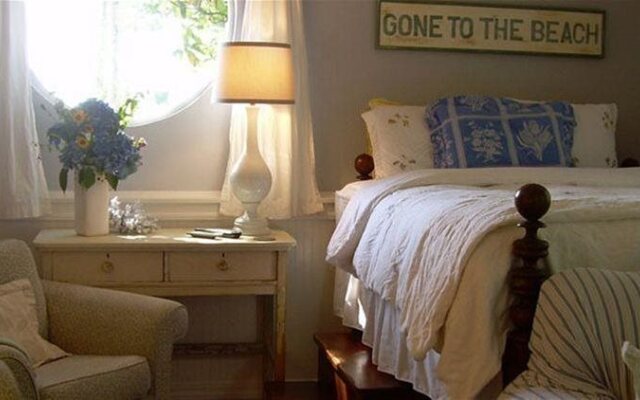Salmonberry Inn & Beach House