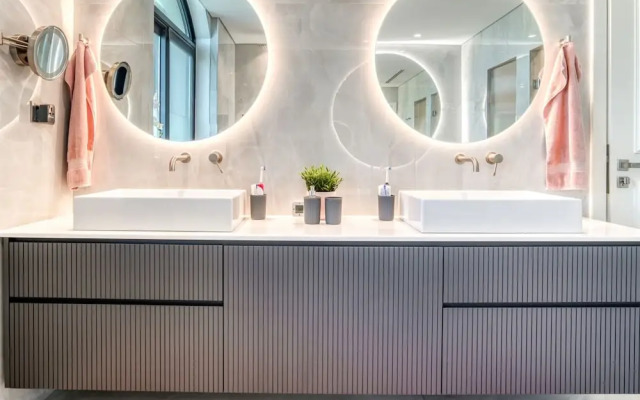 Modern 3BR Palm Penthouse w Private Plunge Pool