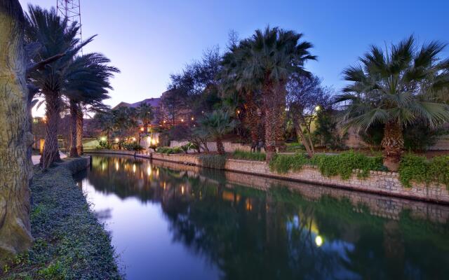 Hotel Indigo San Antonio Riverwalk by IHG