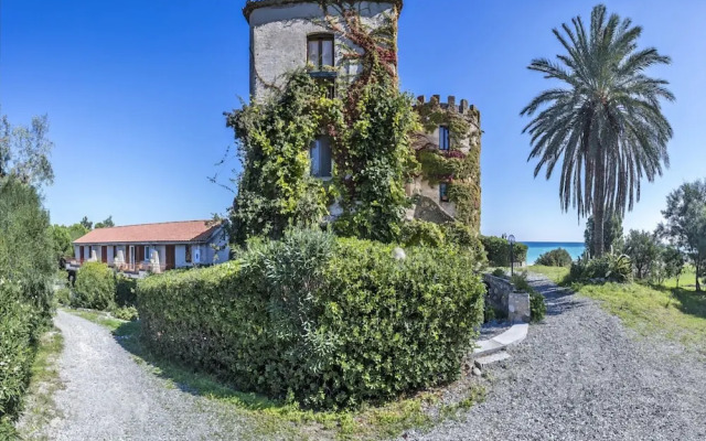 Romantic Beachfront Getaway