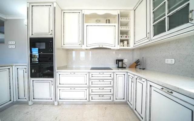 Karyo Villa,- 4bd, 3min On Foot From The Beach!