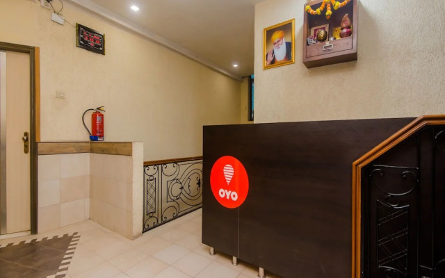 OYO 13105 Hotel Blue Diamond