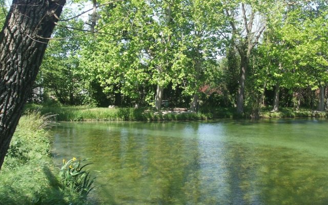 Attractive Holiday Home in Uchaux France With Private Pool