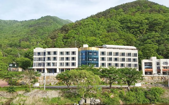 Yangsan Baegseong Eco View Pension