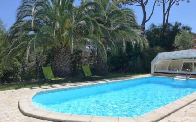 Holiday Home l'Oursinade