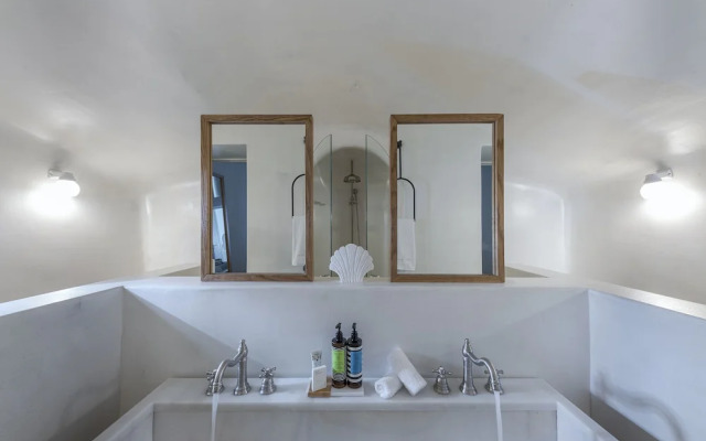 Porto Fira Villas