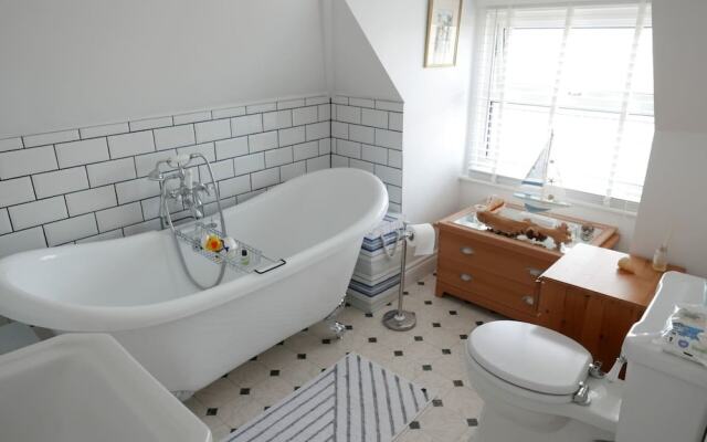 Elegant Edwardian 4-Bed House in Swanage Sea Views