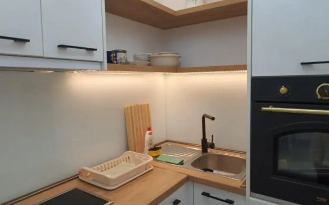 Luminous Apartment with Balcony near Budva Riviera