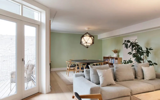 Dinesen Collection Condo by Royal Theatre