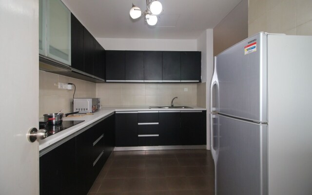 OYO Home 572 Classy 2 Bedroom Taragon Puteri