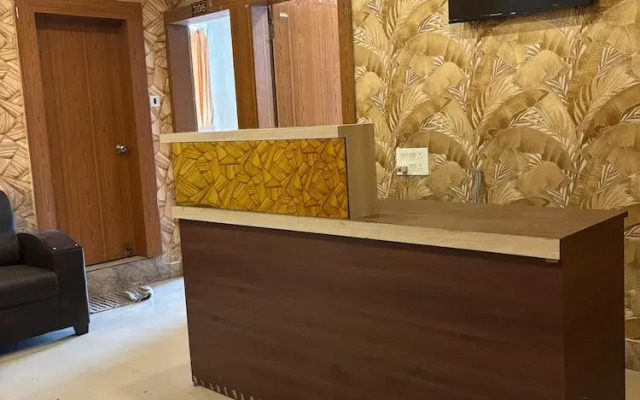 Hotel New India