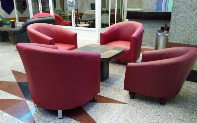 Royal Crown Hotel & Suites