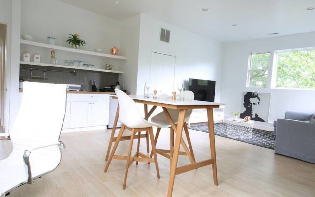 Argyle Penthouse Chic 1BR Apt 2 Sofabed