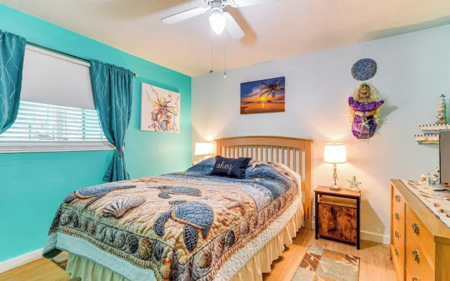 Pet-friendly Bradenton Home ~ 3 Mi to Cortez Beach