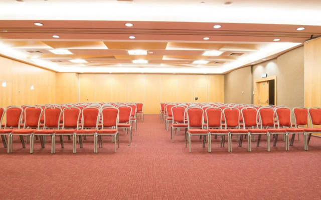 VIP Executive Entrecampos Hotel & Conference